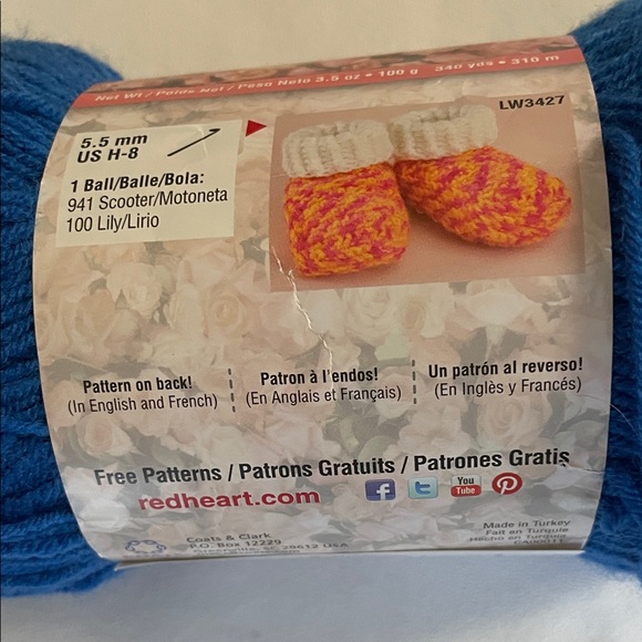 Rare FIND 10 NEW Skeins of Miscellaneous Yarn - Picture 9 of 12